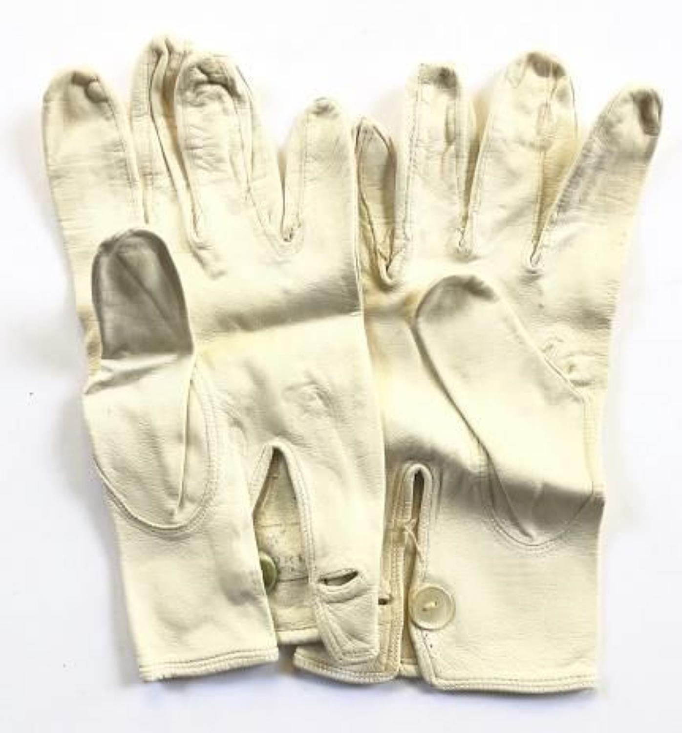 RAF Attributed Air Officer's Pattern White Leather Parade Gloves