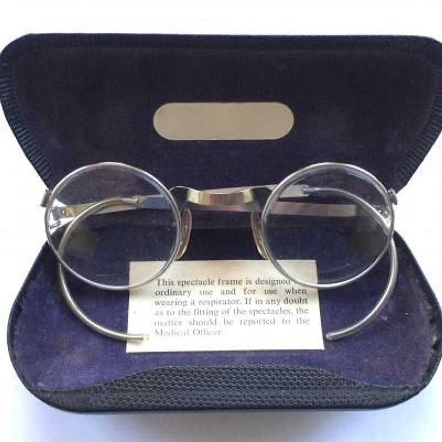 WW2 Home Front Gas Spectacles & Case.