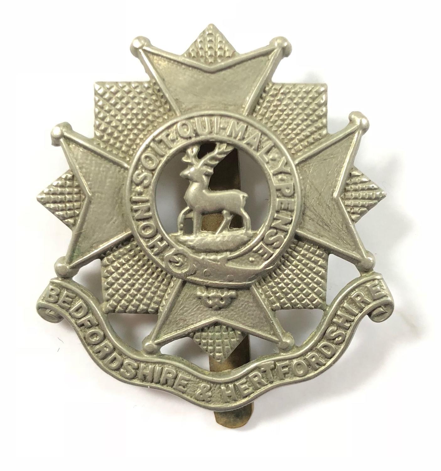 WW2 Beds & Herts Regiment Cap Badge