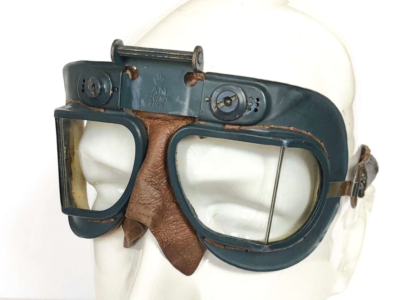 WW2 RAF MKVII First Pattern Flying Goggles.
