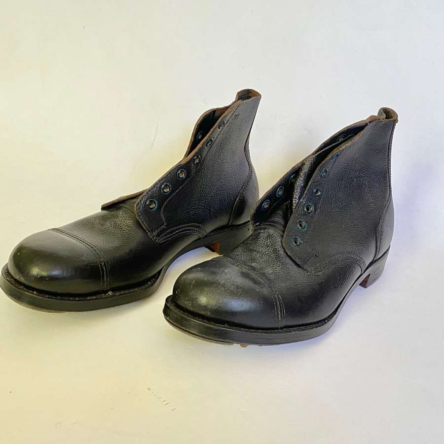 W2 1945 British Army Issue Ammo Boots Size 9.