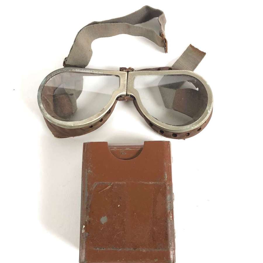 WW2 British Army Dispatch Riders Armoured Crew Goggles.