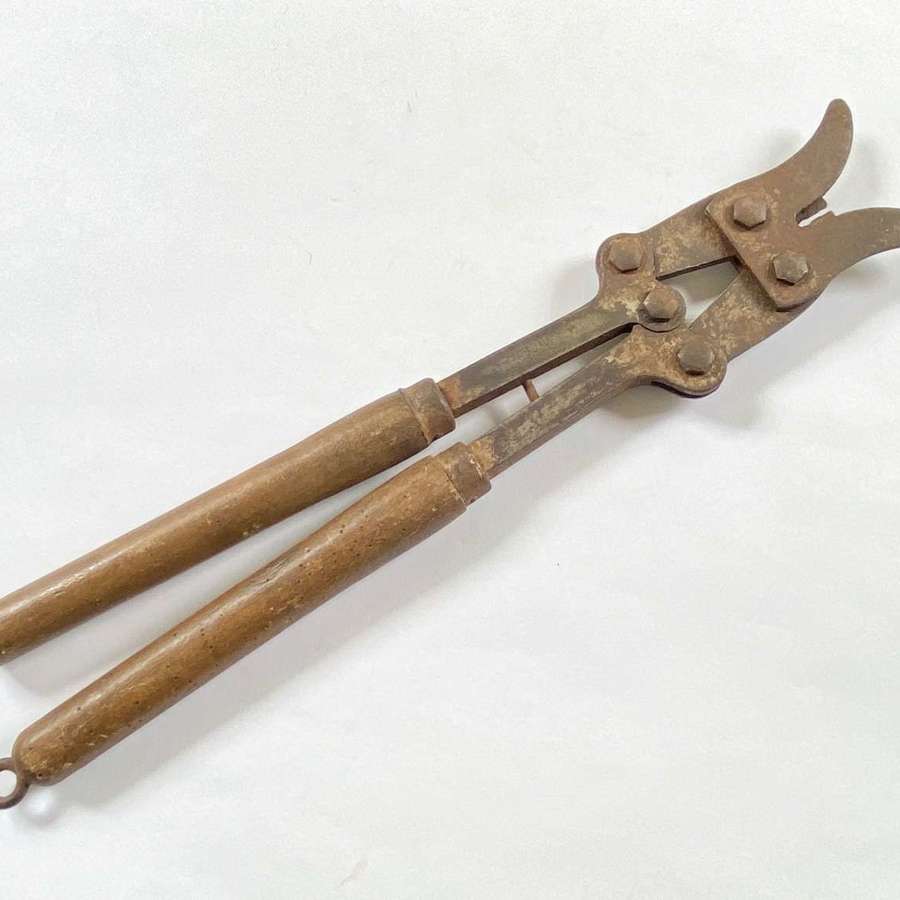 WW1 1918 British Army Long Handle Wire Cutters.