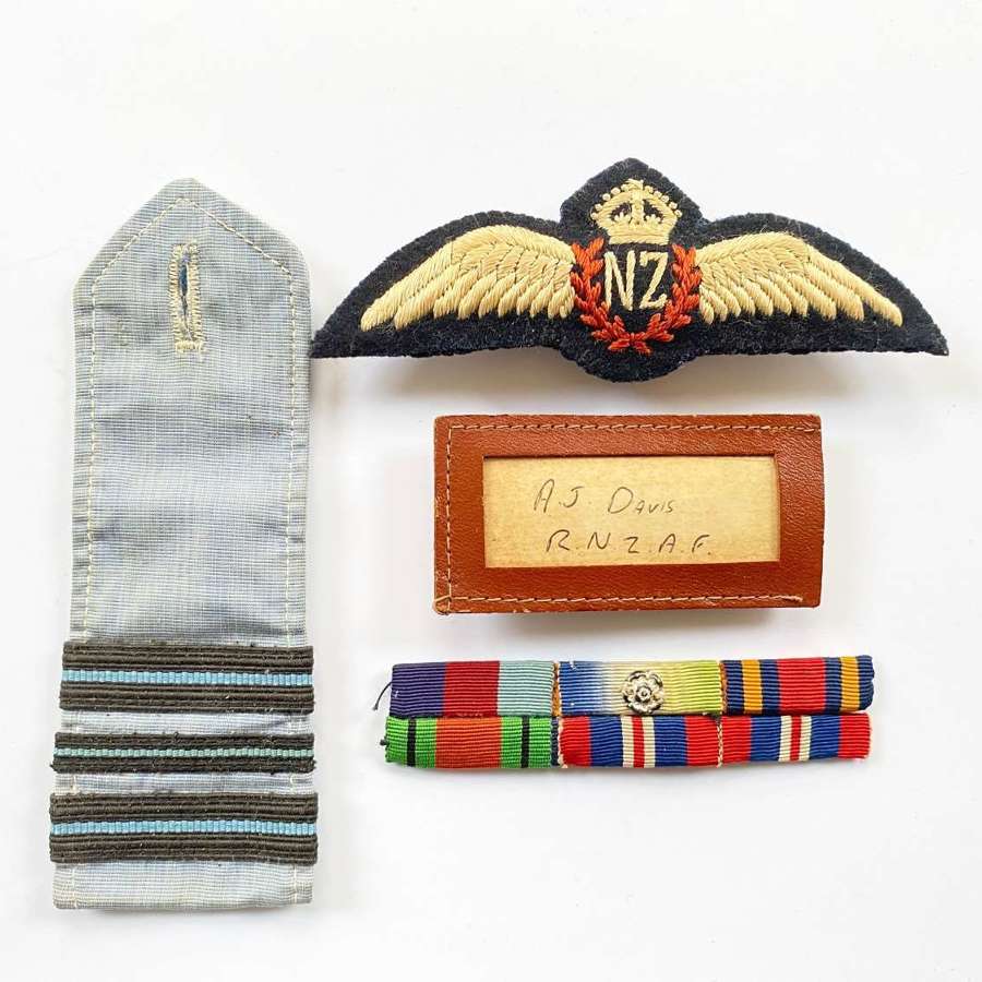 WW2 Period Royal New Zealand Pilot Wings.