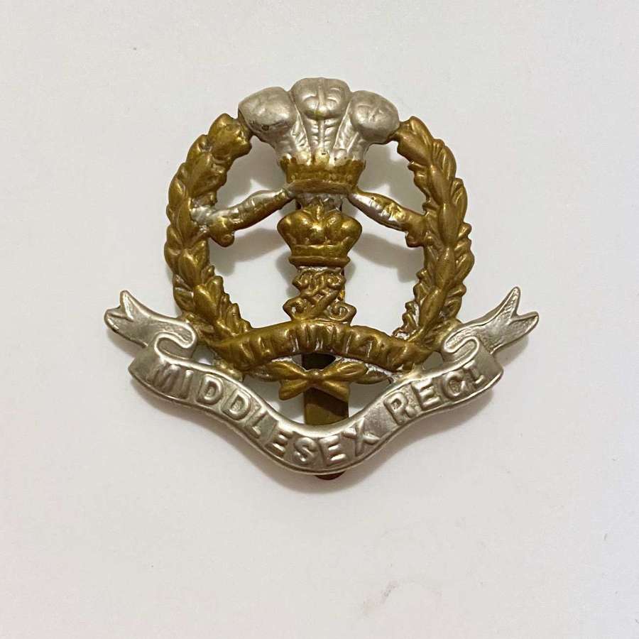 WW1 / WW2 Pattern Middlesex Regiment Cap Badge.