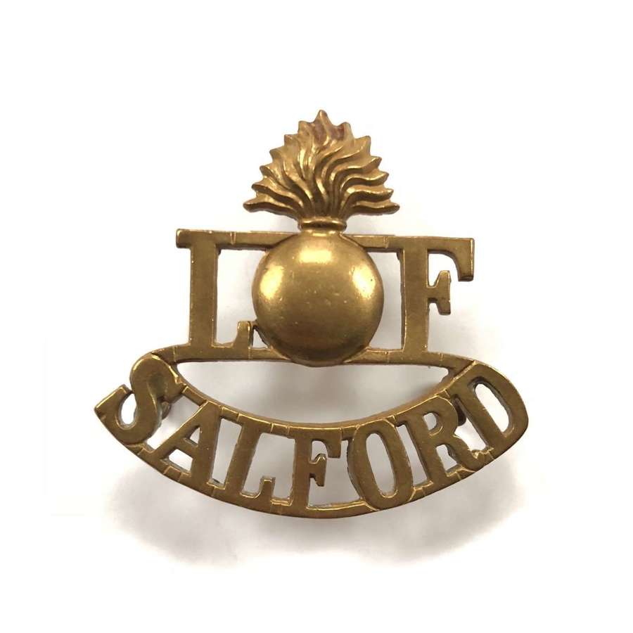 WW1 Lancashire Fusiliers Salford Pals Brass Shoulder Title Badge.