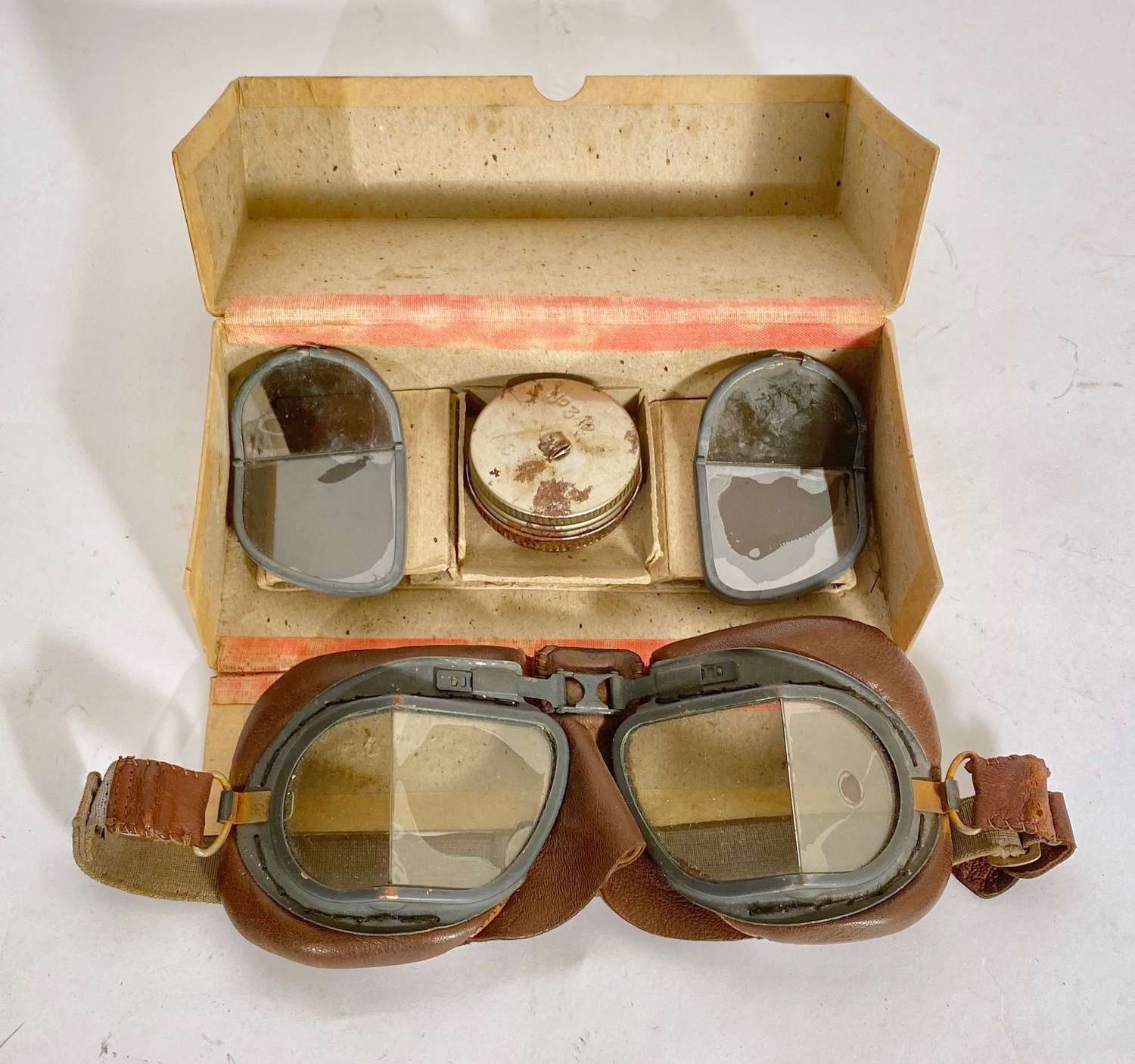 WW2 RAF MKVIII Aircrew Flying Goggles & Box
