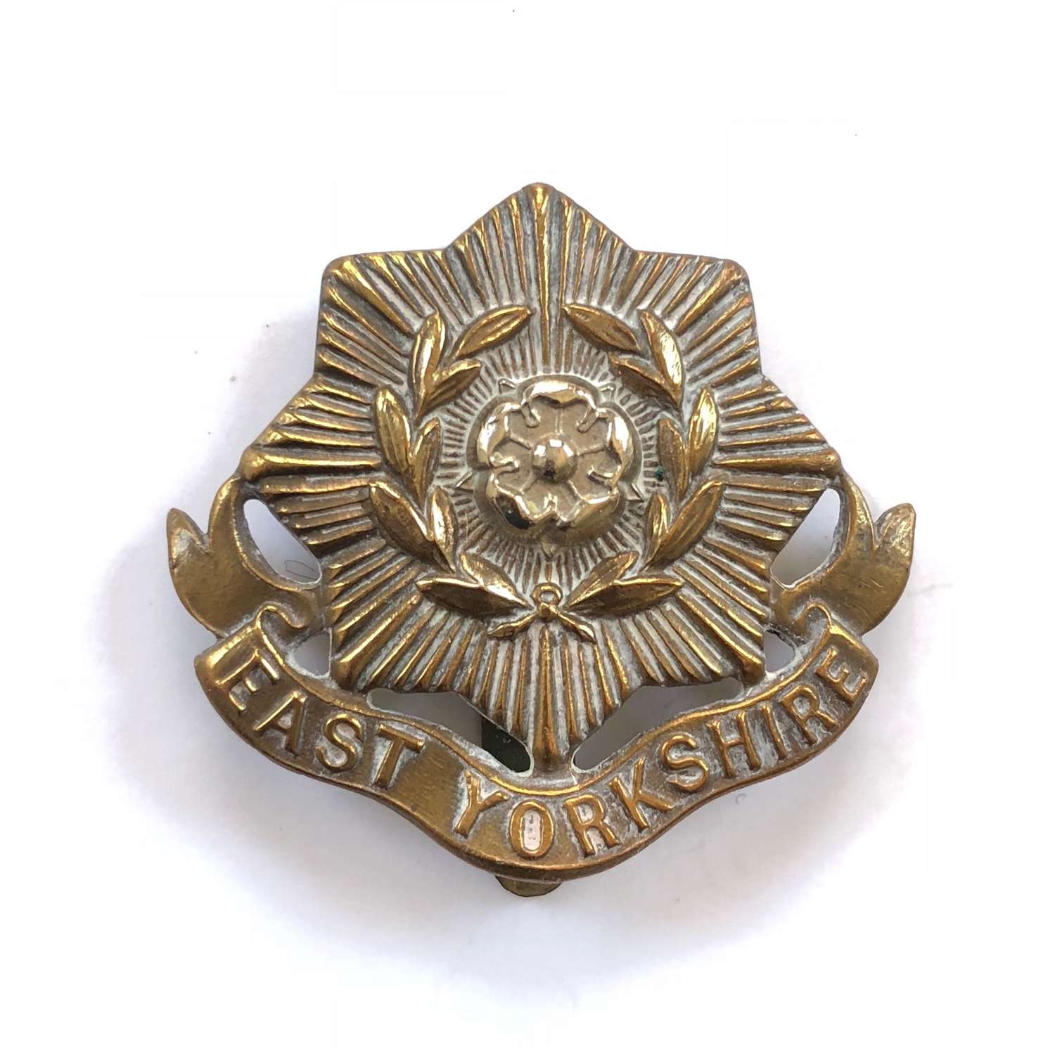 WW1 / WW2 Pattern East Yorkshire Regiment Original Cap Badge