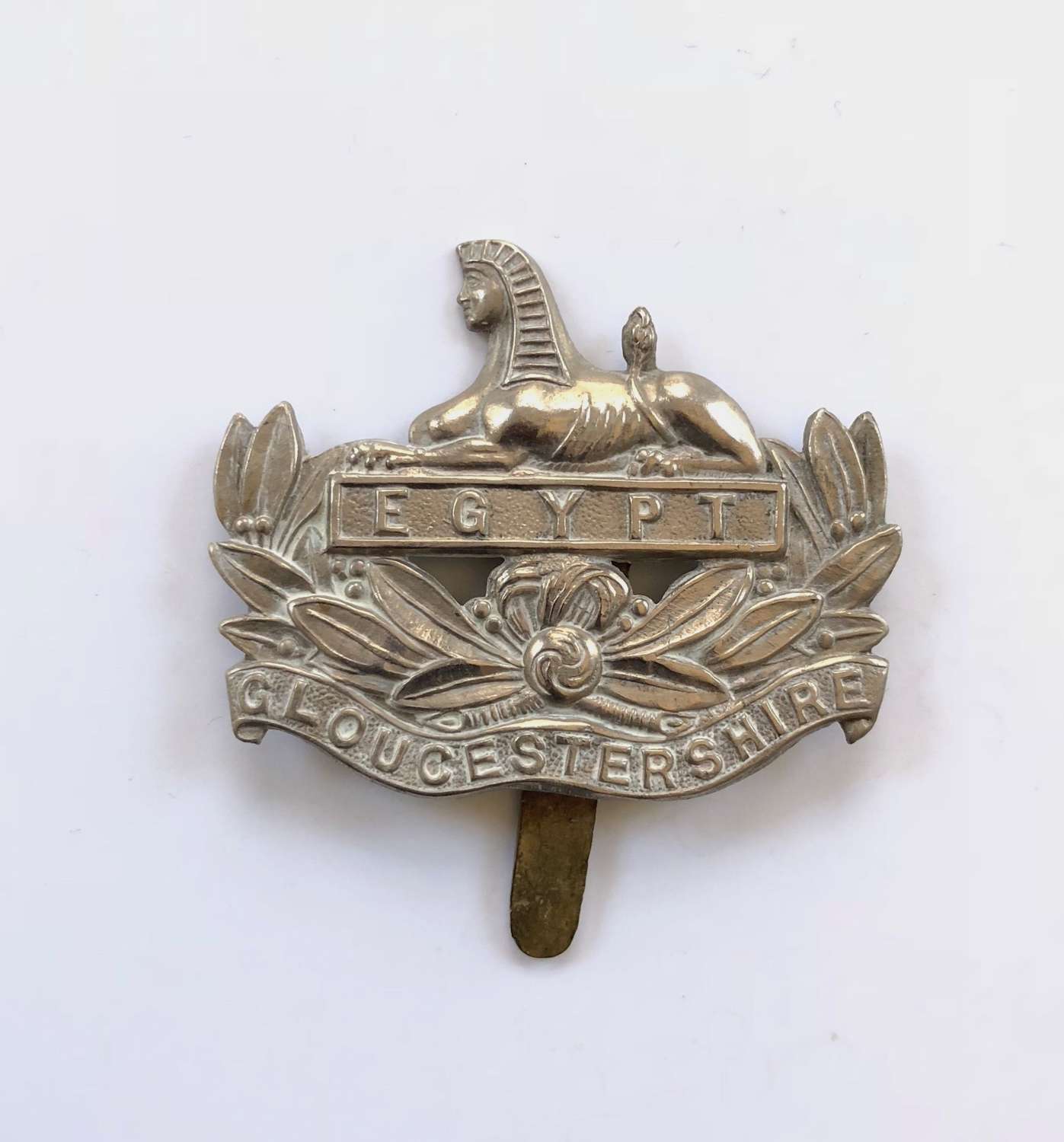 WW1 / WW2 Pattern Gloucestershire Regiment Original Cap Badge