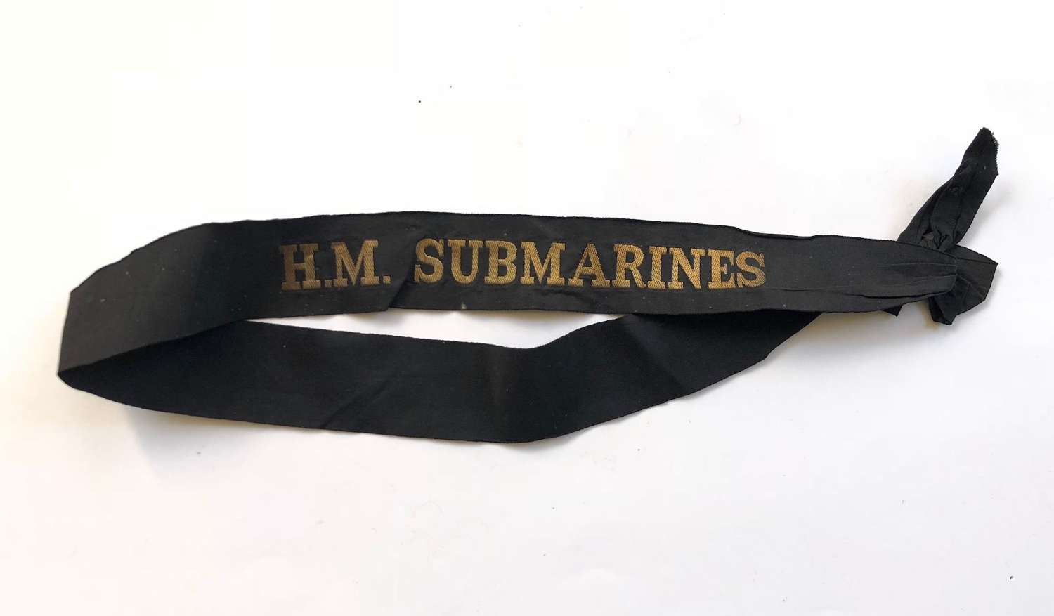 WW2 Period Royal Navy H.M. Submarines Ratings Cap Tally Badge