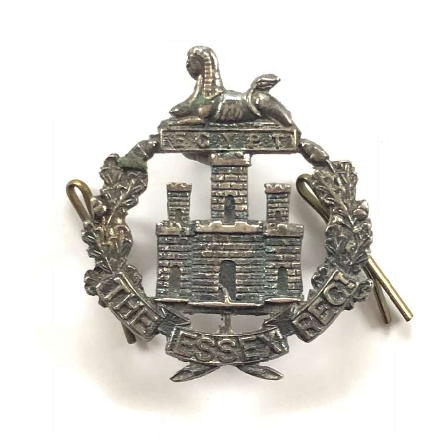WW1/WW2 Essex Regiment Officers Cap Badge.