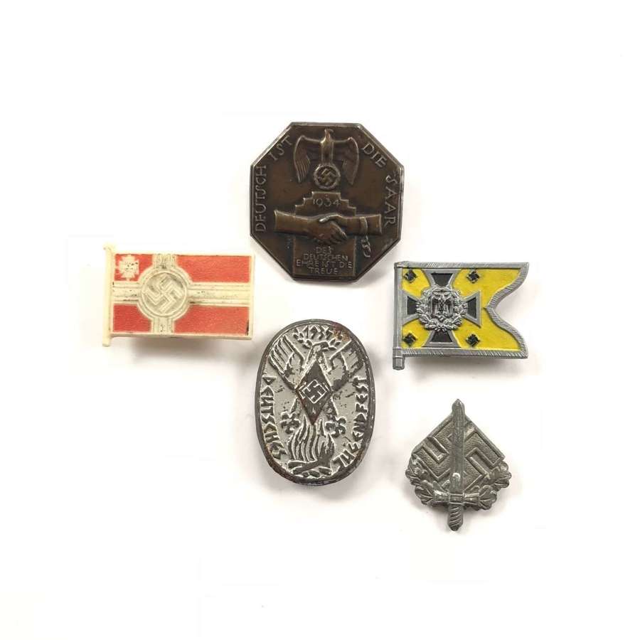 WW2 German Fund Raising Tinnies Badges.