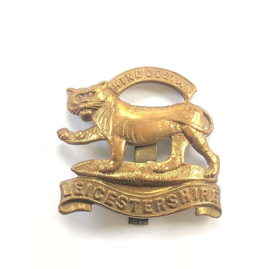 WW1 Leicestershire Regiment All Brass Economy Cap Badge