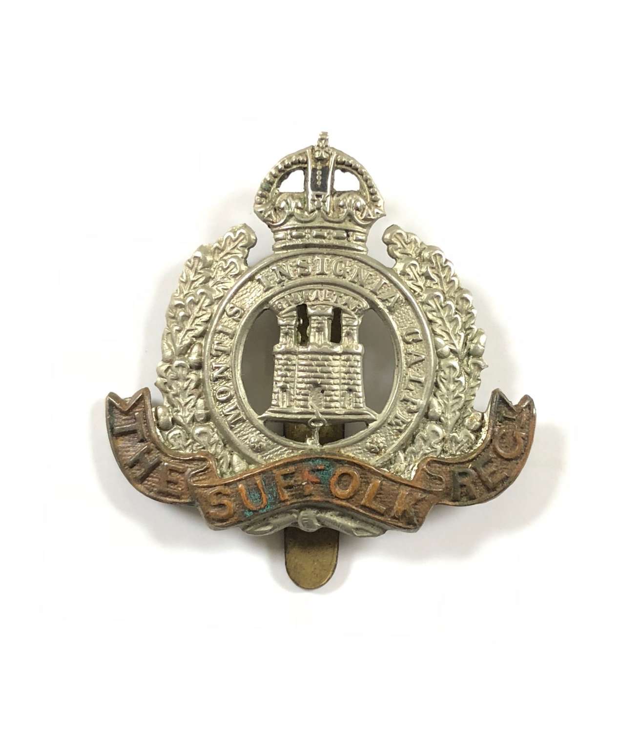WW1 / WW2 Pattern Suffolk Regiment Cap Badge.