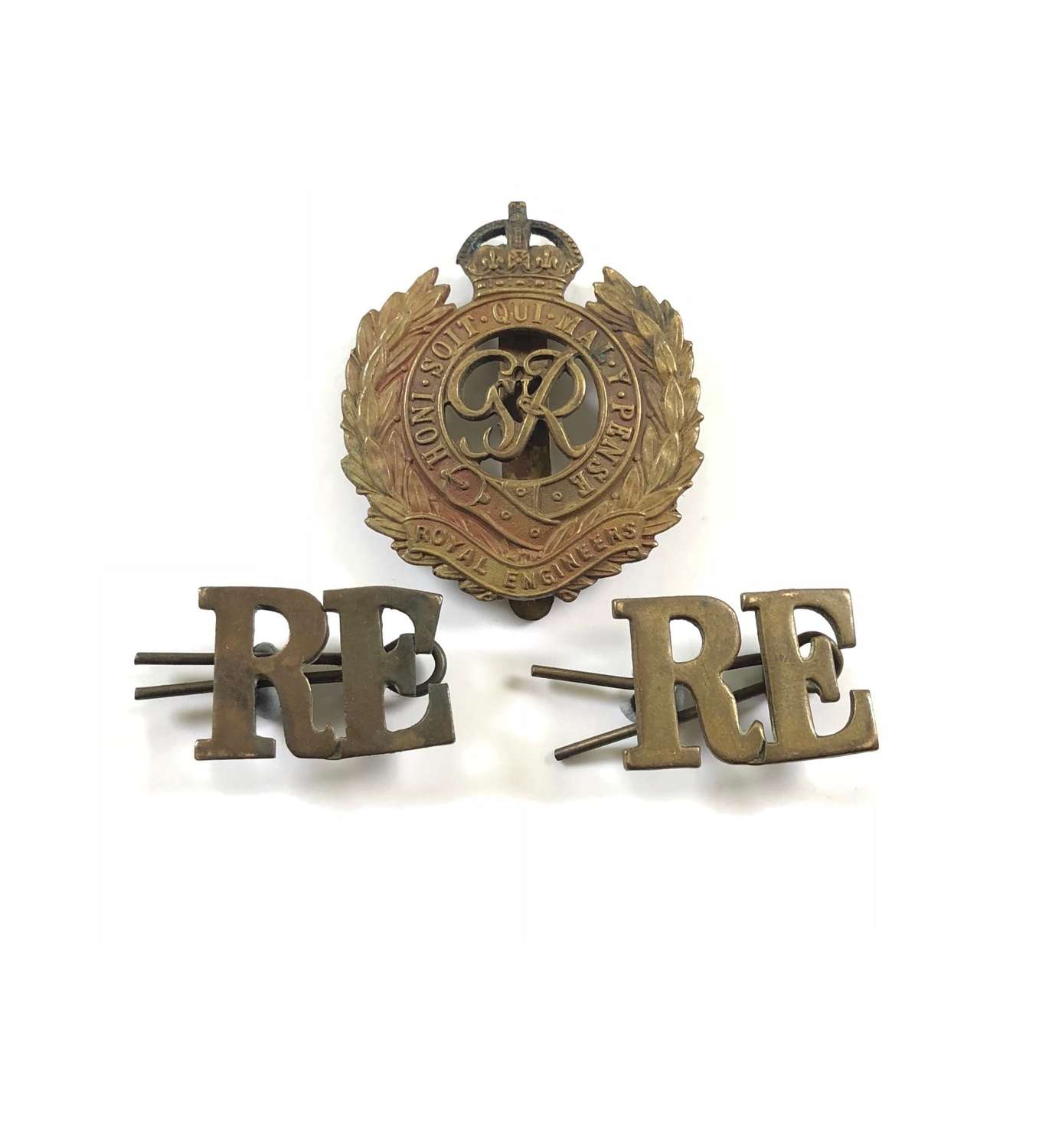 WW2 Royal Engineers Cap Bade & Shoulder Titles.