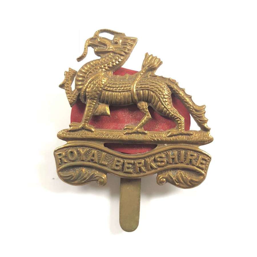 WW1 / WW2 Period Royal Berkshire Regiment Cap Badge.
