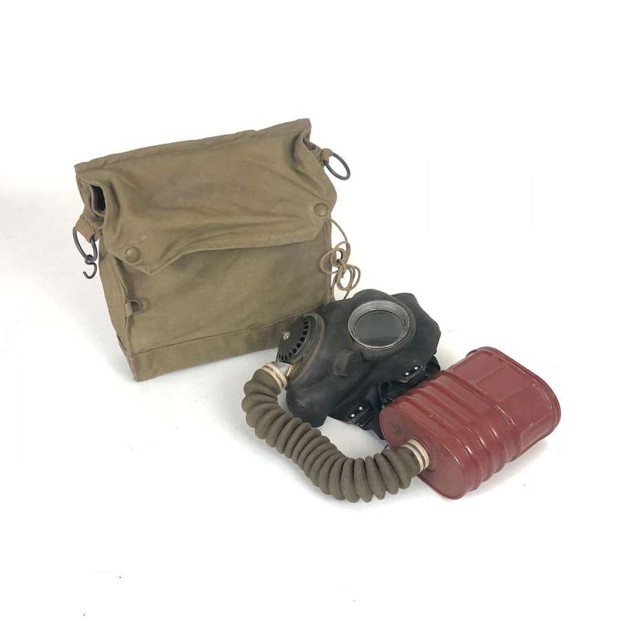W2 1941 Dated British Military Issue Gas Mask & Case