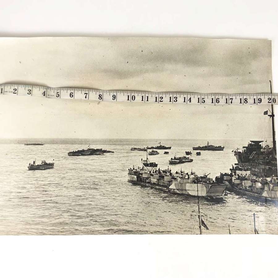 WW2  Original Very Large Press Photograph King The Invasion Beeches