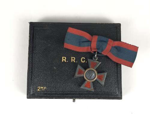 WW1 Period George V Royal Red Cross 2nd Class Ladies Breast Badge medal.