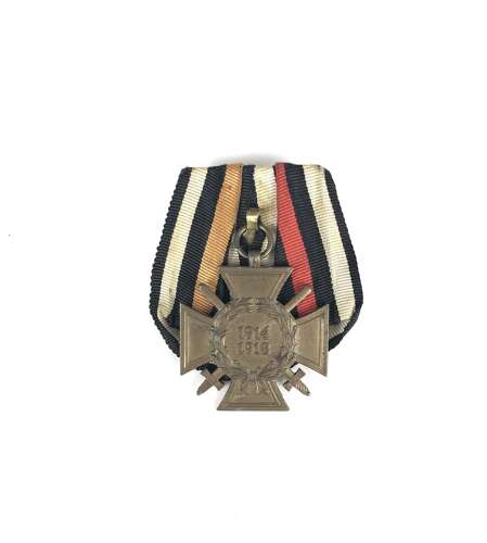 WW1 German Cross of Honour 1914-18 with swords for combatants