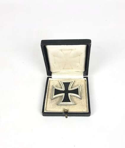 German Third Reich WW2 Cased 1939 Iron Cross 1st Class. Maker Marked