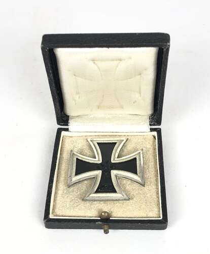 German Third Reich WW2 Cased 1939 Iron Cross 1st Class. Maker Marked