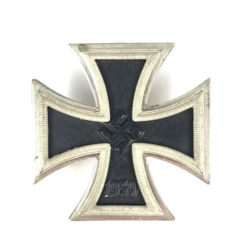 German Third Reich WW2 Cased 1939 Iron Cross 1st Class. Maker Marked