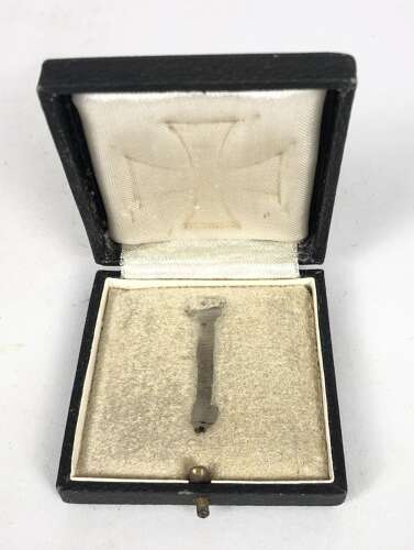 German Third Reich WW2 Cased 1939 Iron Cross 1st Class. Maker Marked